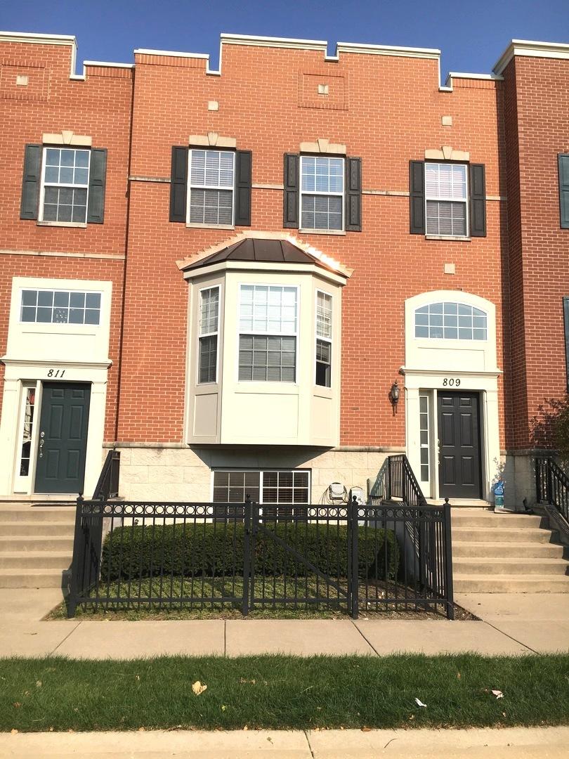 809 Station Blvd., Aurora, IL 60504