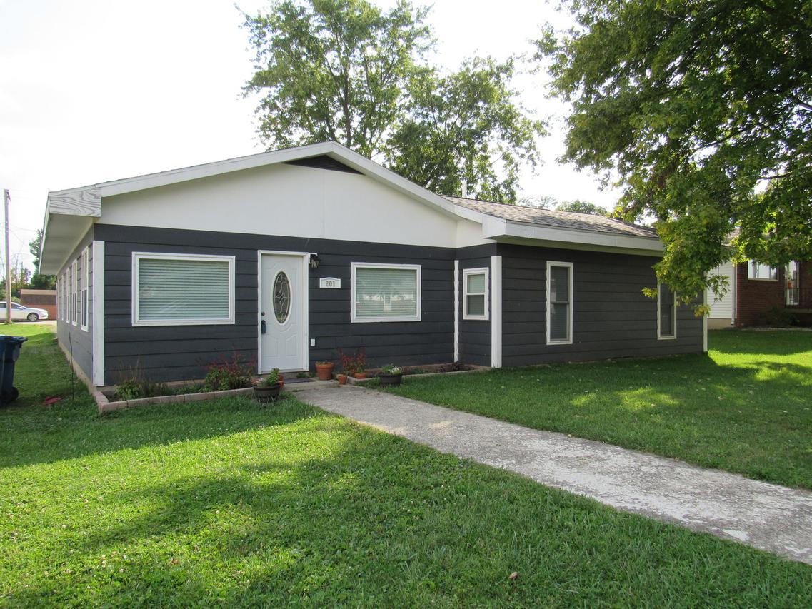 201 Main St., Thomasboro, IL 61878