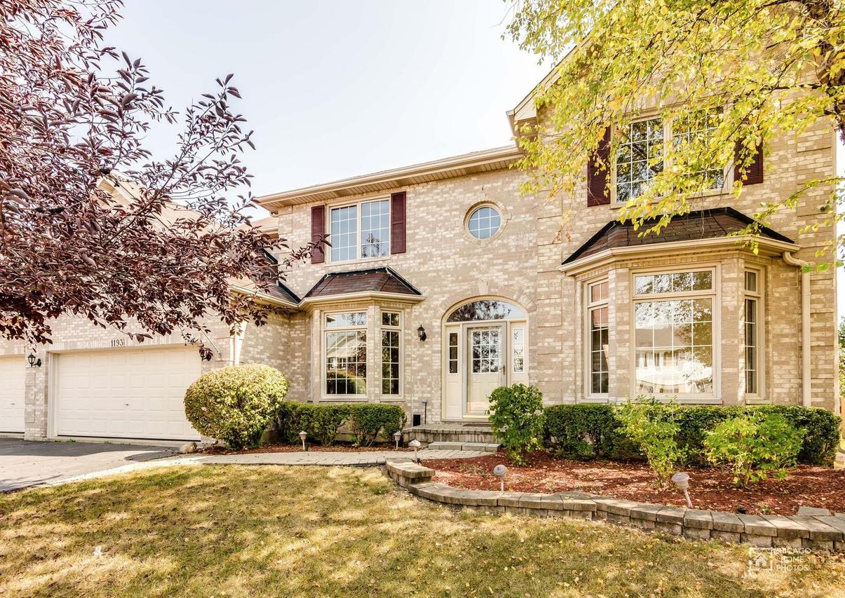 1193 Adler Ln., Carol Stream, IL 60188