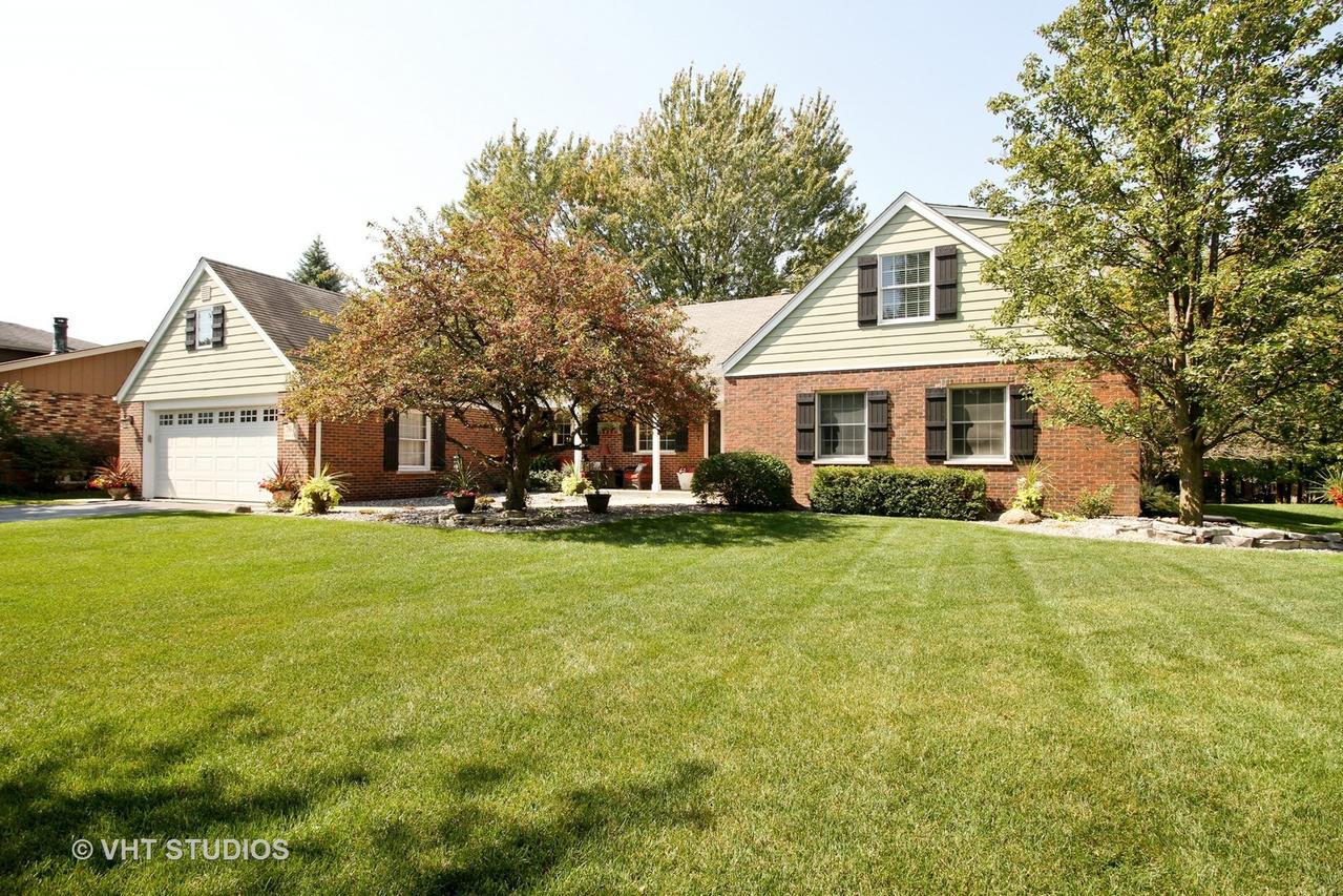 764 Spruce Rd., Frankfort, IL 60423