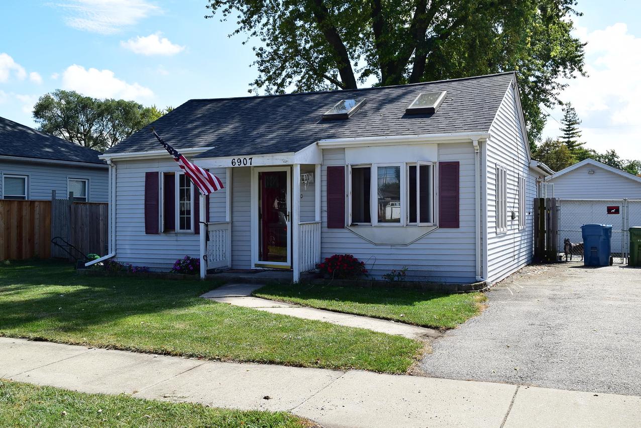 6907 W 95th Pl., Oak Lawn, IL 60453