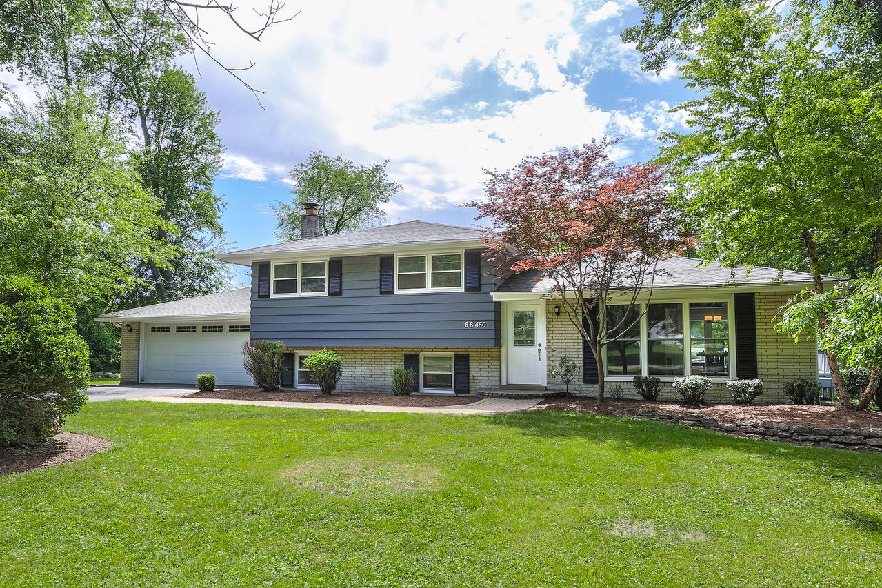 8S450 River Dr., Naperville, IL 60565