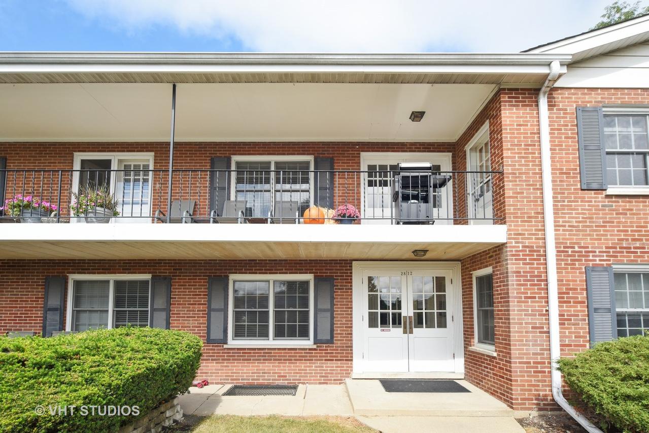 2812 Dundee Rd. #14C, Northbrook, IL 60062