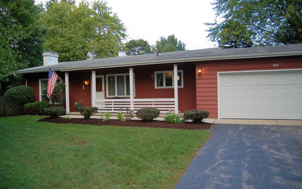 937 Blackburn St., Gurnee, IL 60031