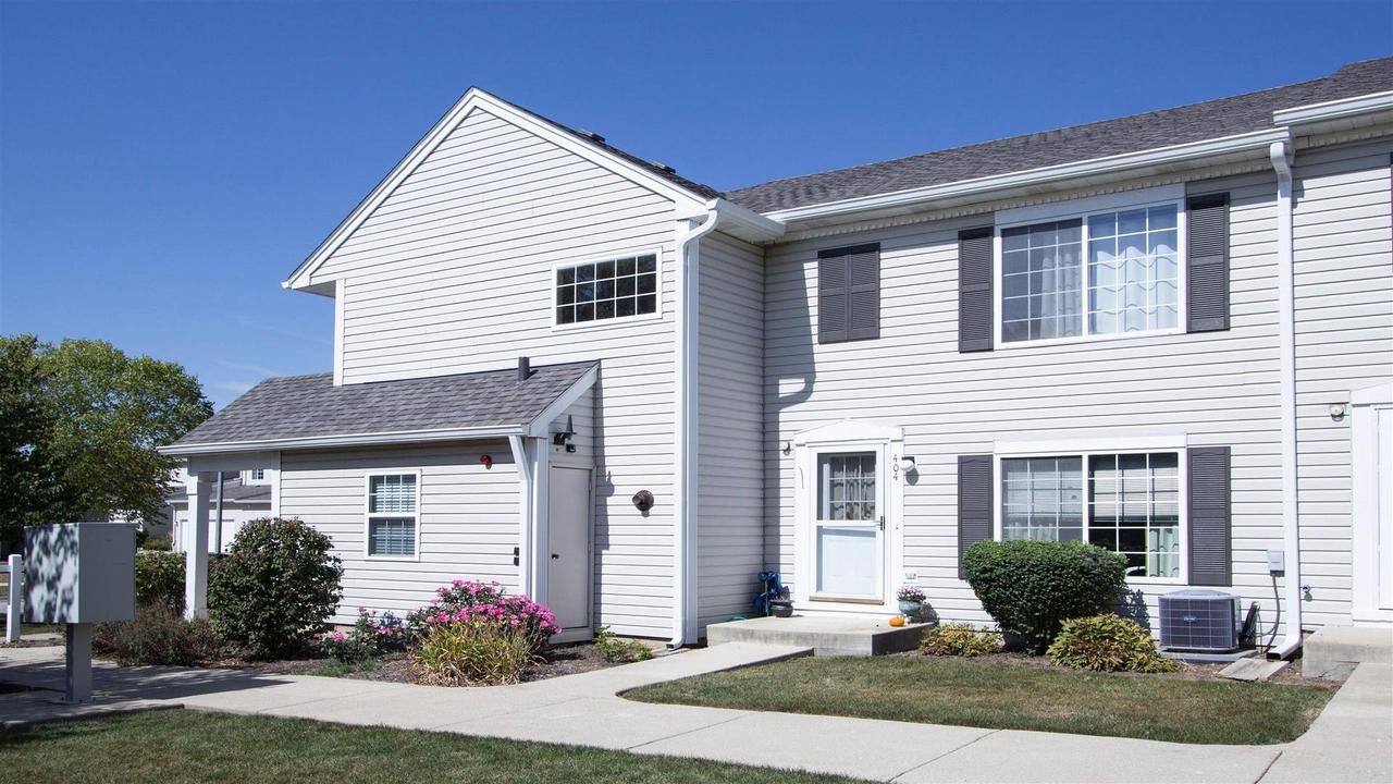404 E Victoria Cir., North Aurora, IL 60542