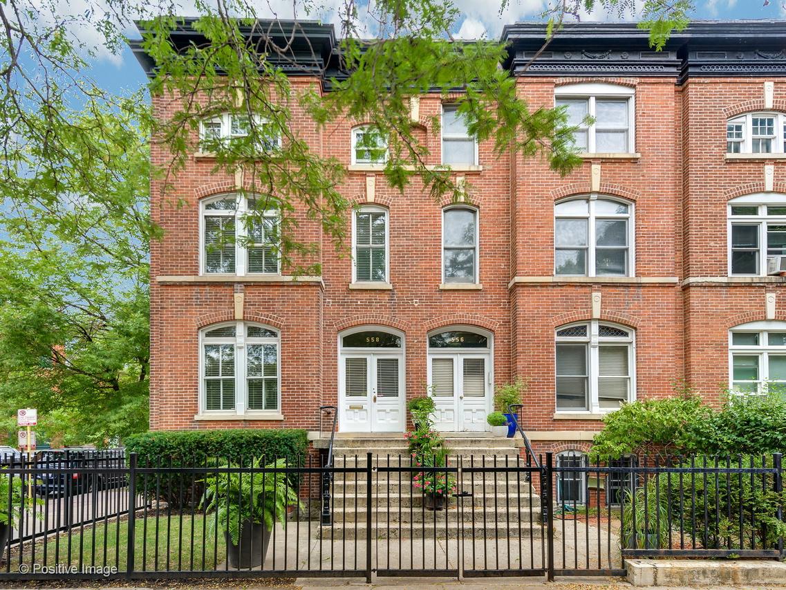 558 W Belden Ave., Chicago, IL 60614