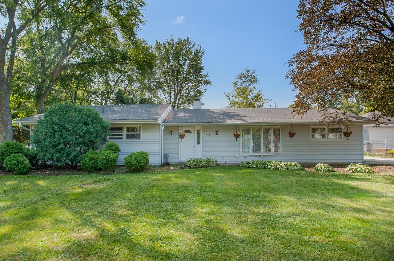 535 E Lane Dr., Villa Park, IL 60181