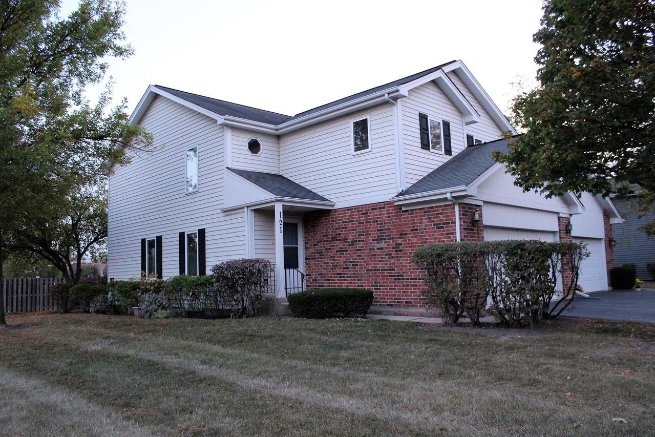 121 Hampton Ave., Westmont, IL 60559