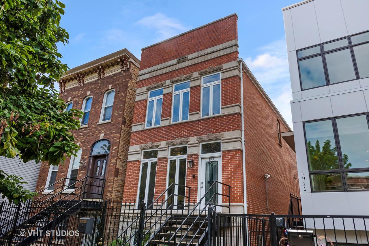 1909 W Race Ave., Chicago, IL 60622