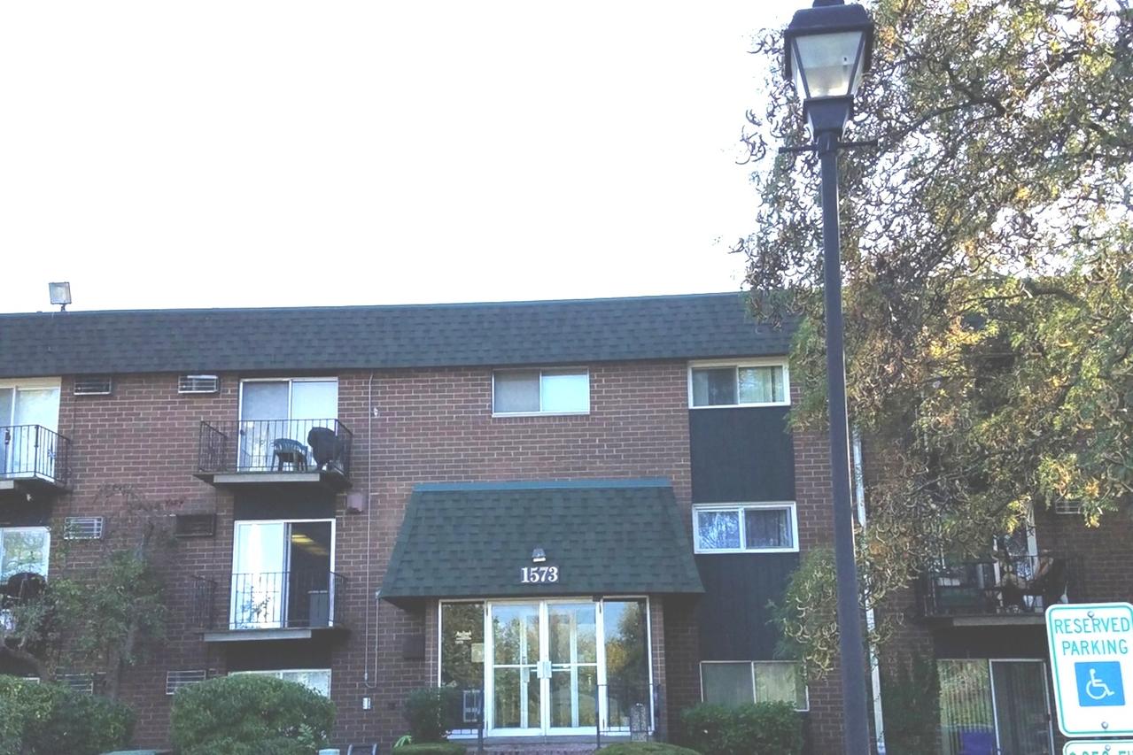 1573 Irving Park Rd. #327, Itasca, IL 60143