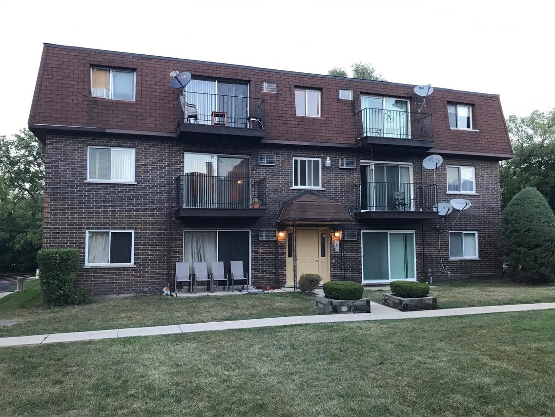 9358 Golf Rd. #2A, Des Plaines, IL 60016