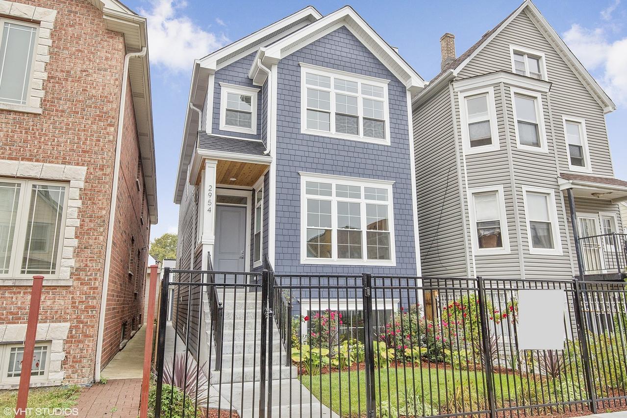 2954 N Gresham Ave., Chicago, IL 60618