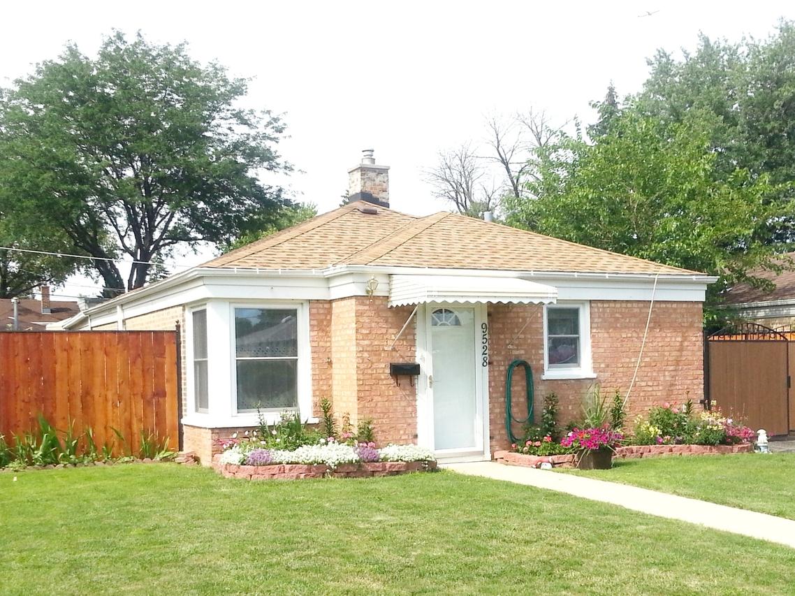9528 Nerbonne Ave., Franklin Park, IL 60131