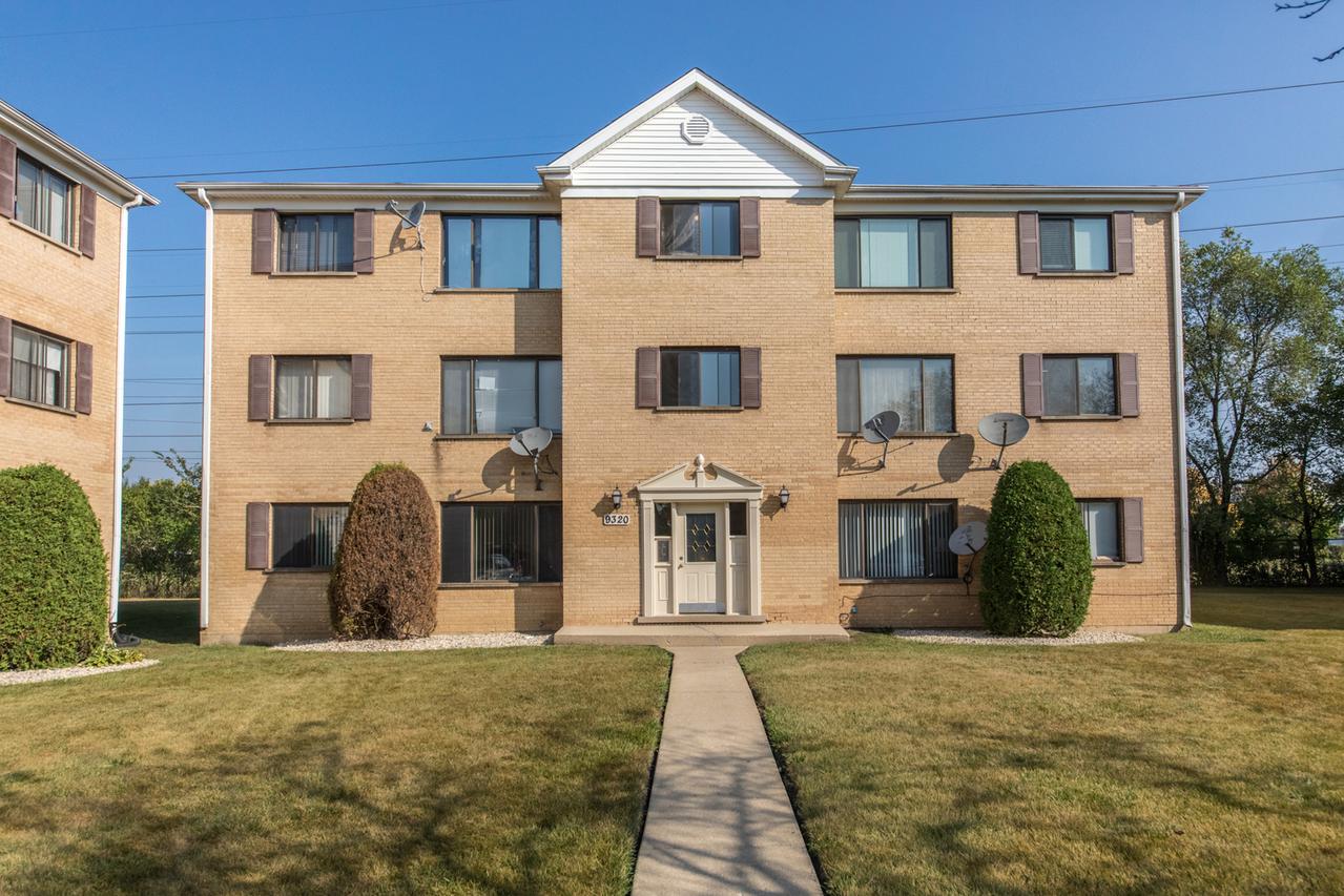 9320 Hamilton Ct. #D, Des Plaines, IL 60016
