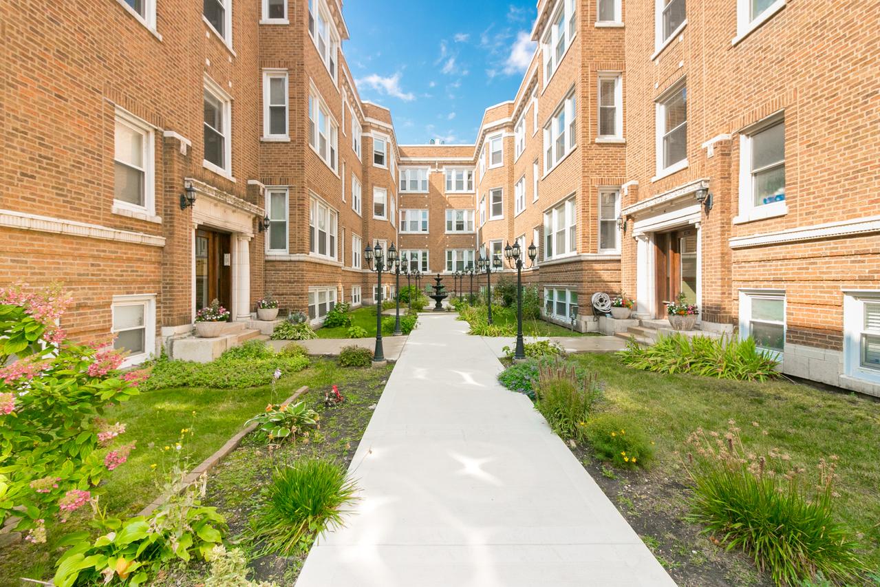 6912 N Lakewood Ave. #3E, Chicago, IL 60626