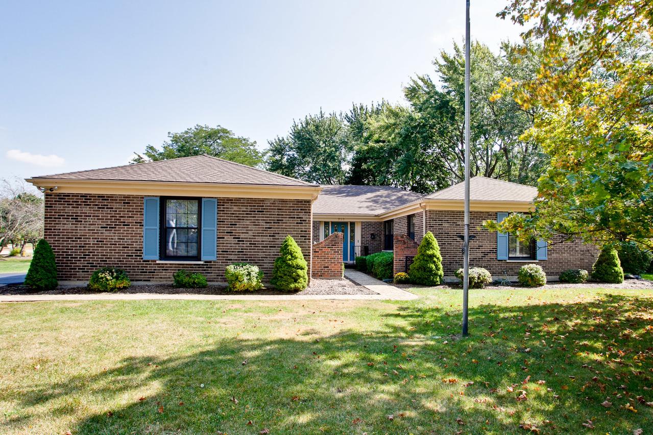 710 Indian Way, Barrington, IL 60010