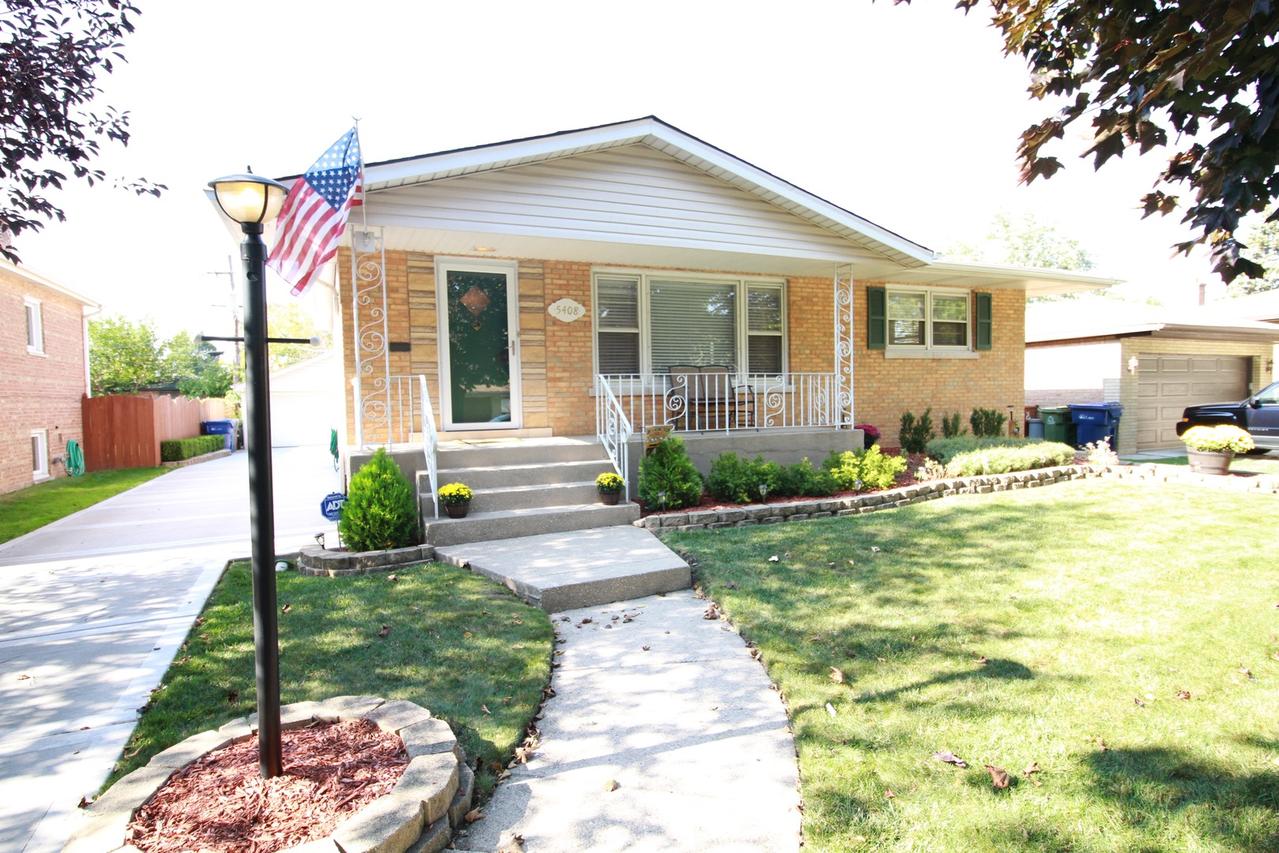 5408 Oak Center Dr., Oak Lawn, IL 60453