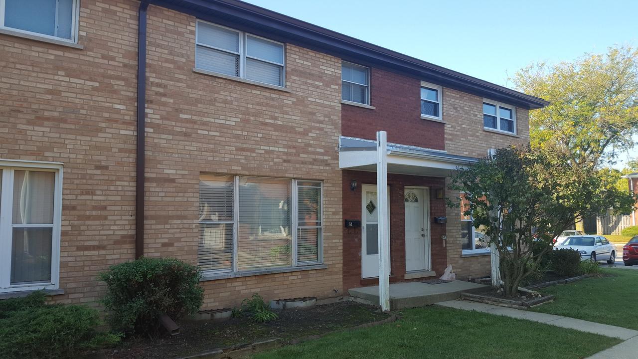 223 Linn Ct. #B, North Aurora, IL 60542