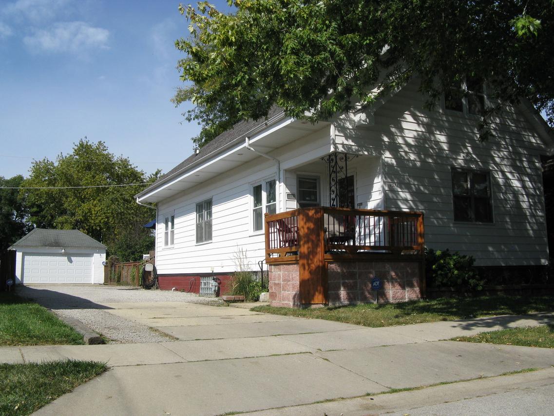 1011 Clement St., Joliet, IL 60435