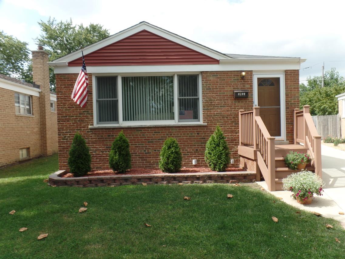 4244 W 82nd St., Chicago, IL 60652