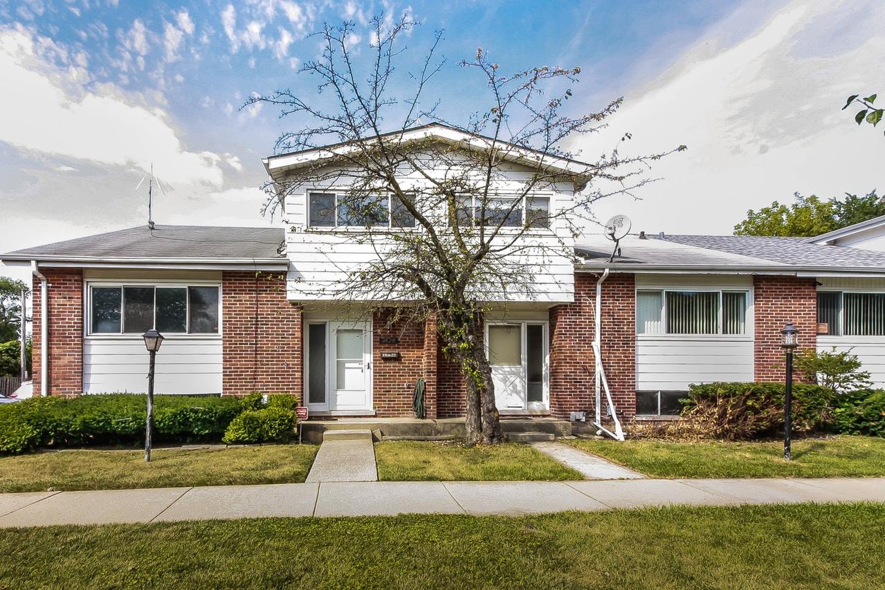 9254 N Washington St., Niles, IL 60714