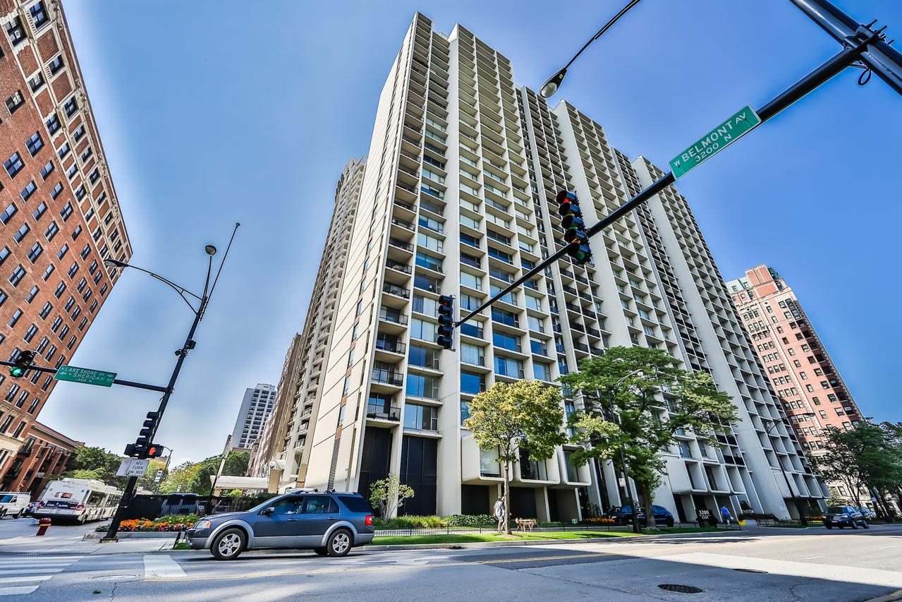 3200 N Lake Shore Dr. #1611, Chicago, IL 60657