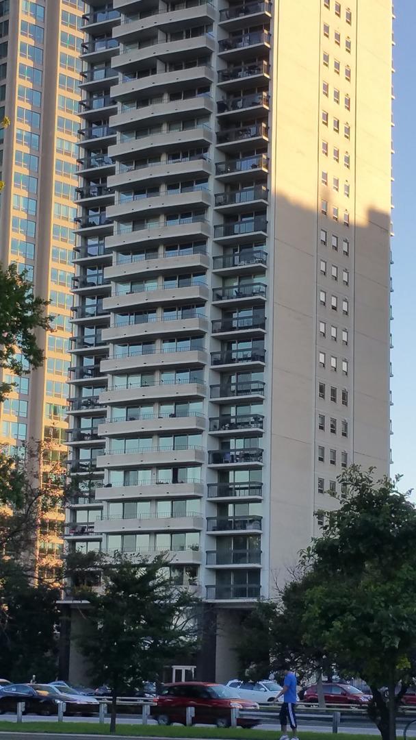 3470 N Lake Shore Dr. #17C, Chicago, IL 60657