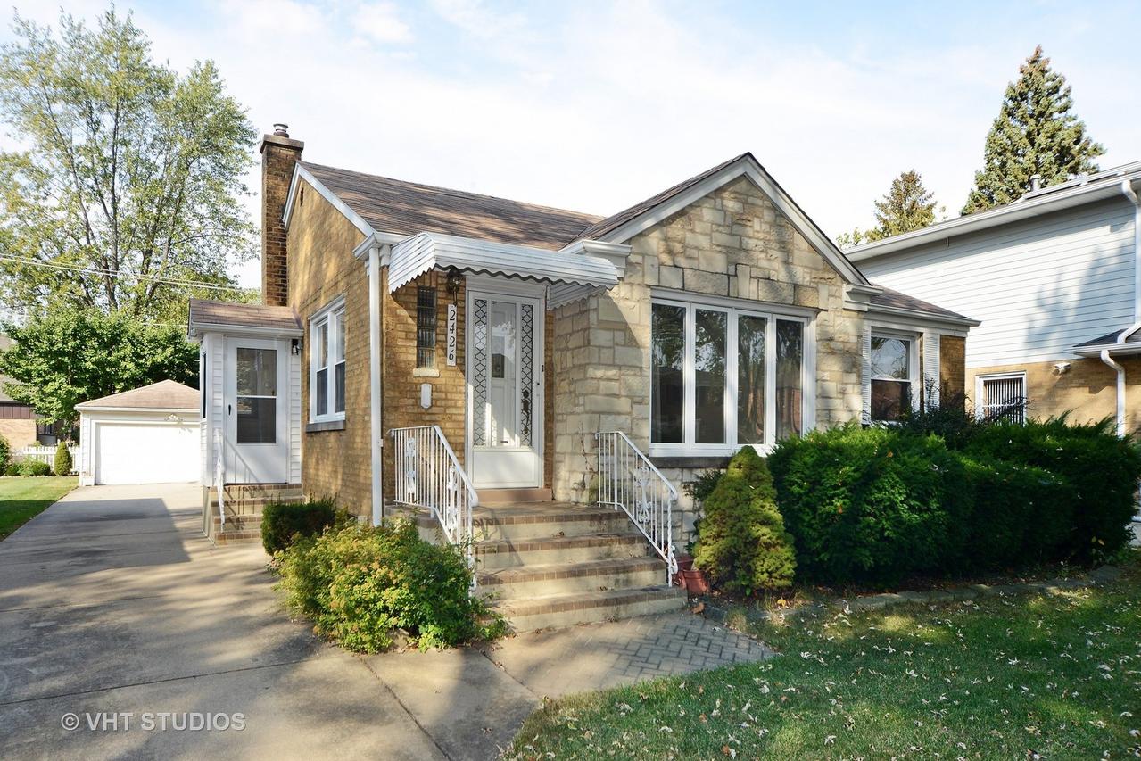 2426 S 8th Ave., North Riverside, IL 60546