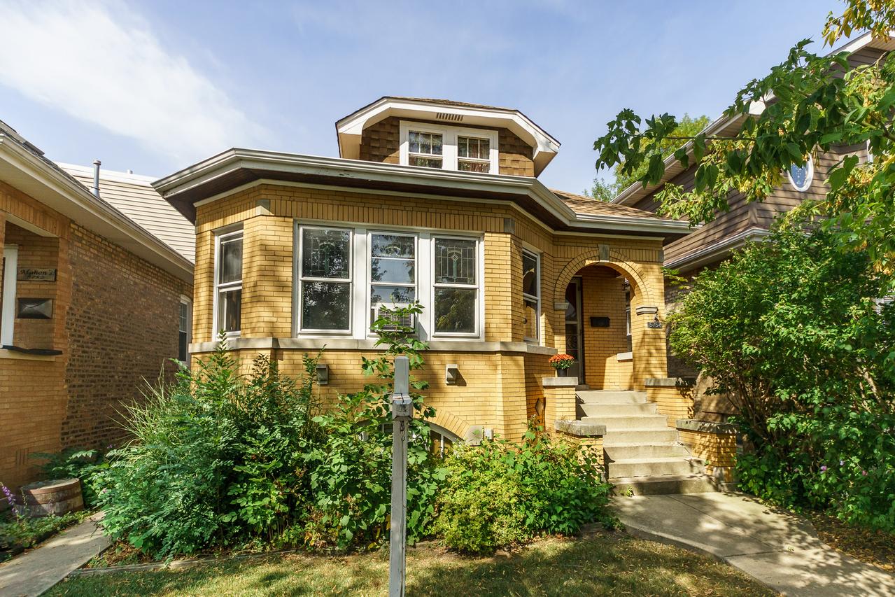 5754 N Marmora Ave., Chicago, IL 60646