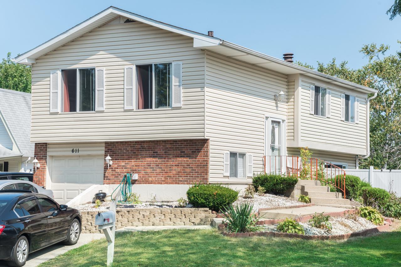 611 Appaloosa Ct., Carol Stream, IL 60188