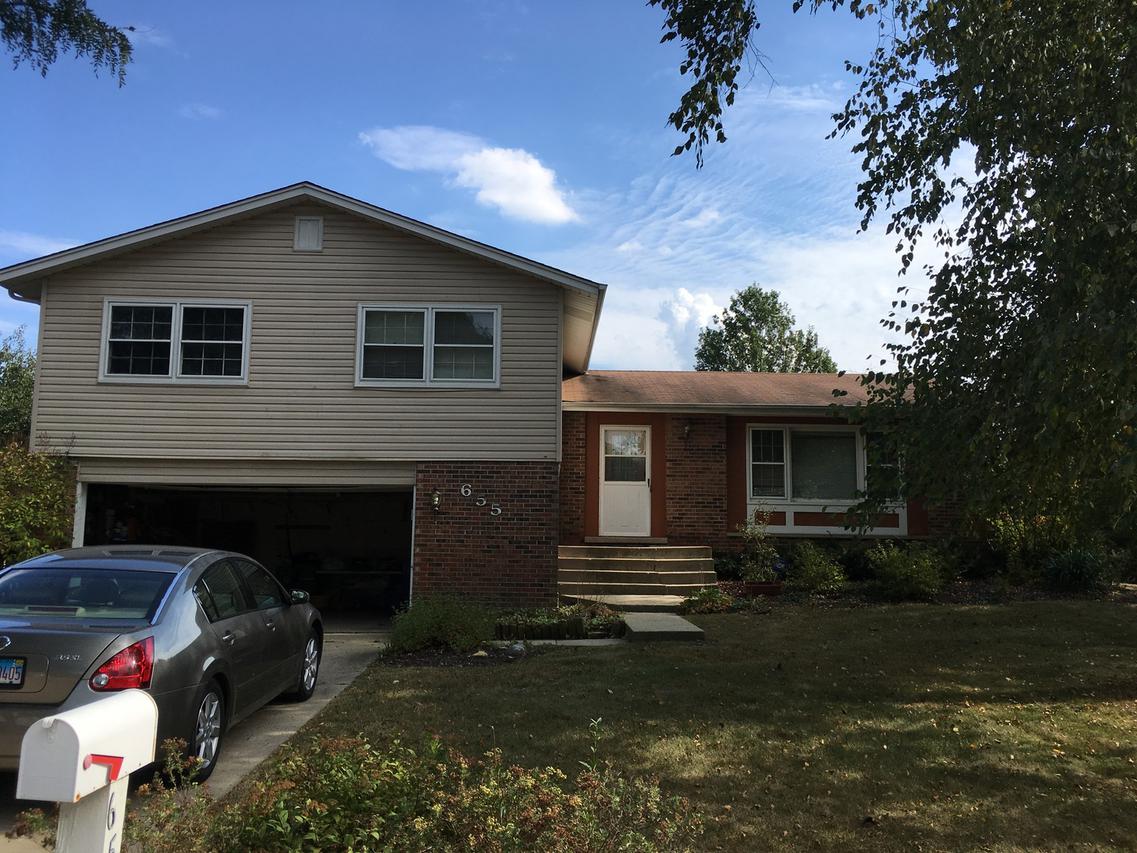 655 Huntington Ct., Algonquin, IL 60102