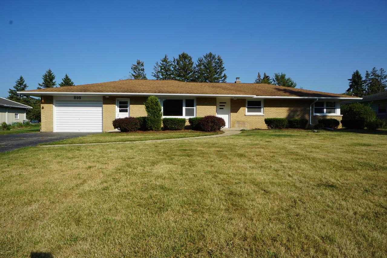 916 Rosary Ln., Joliet, IL 60435