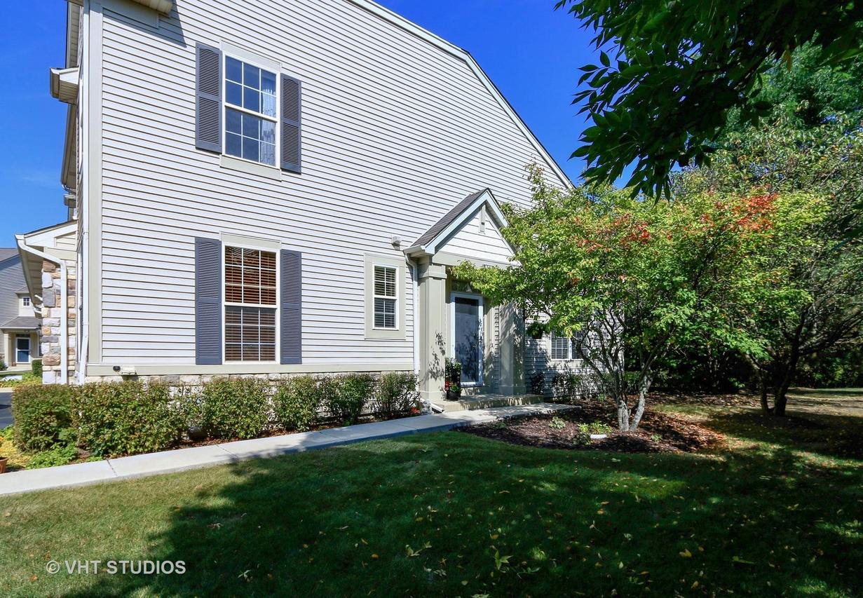553 Shakespeare Dr., Grayslake, IL 60030