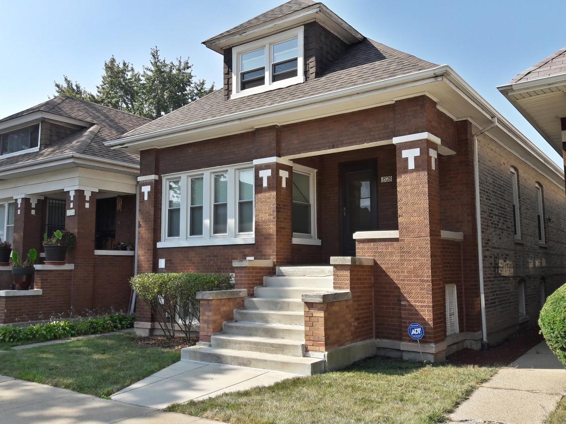 1528 N Lotus Ave., Chicago, IL 60651