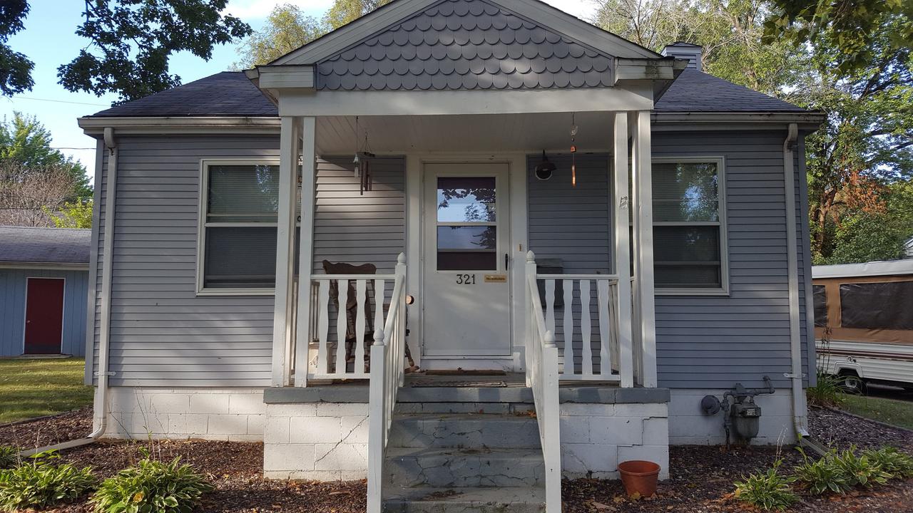 321 Royal Ct., Champaign, IL 61821