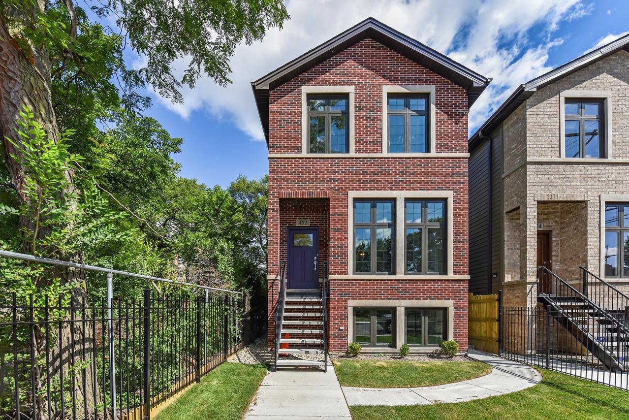 452 E 42nd St., Chicago, IL 60653