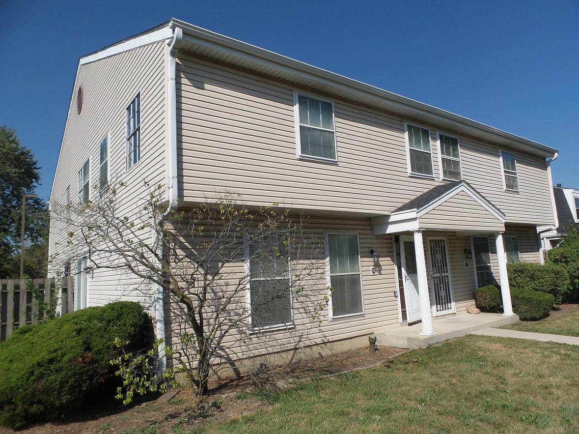 23 V Fernwood Dr. #23V, Bolingbrook, IL 60440