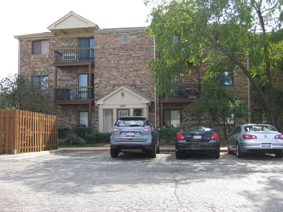 2201 Nichols Rd. #18F, Arlington Heights, IL 60004