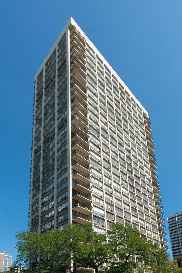 88 W Schiller St. #2805L, Chicago, IL 60610