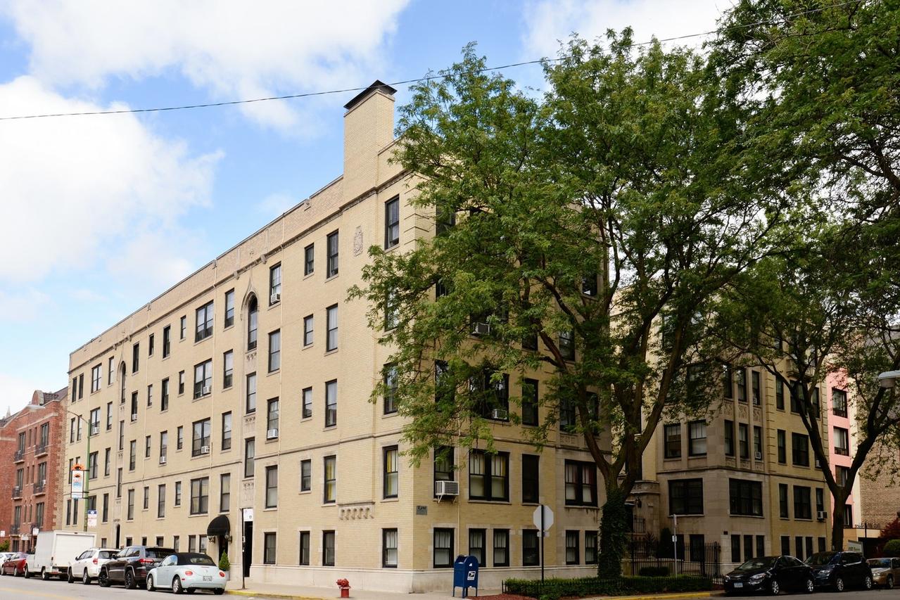 604 W Addison St. #B2, Chicago, IL 60613