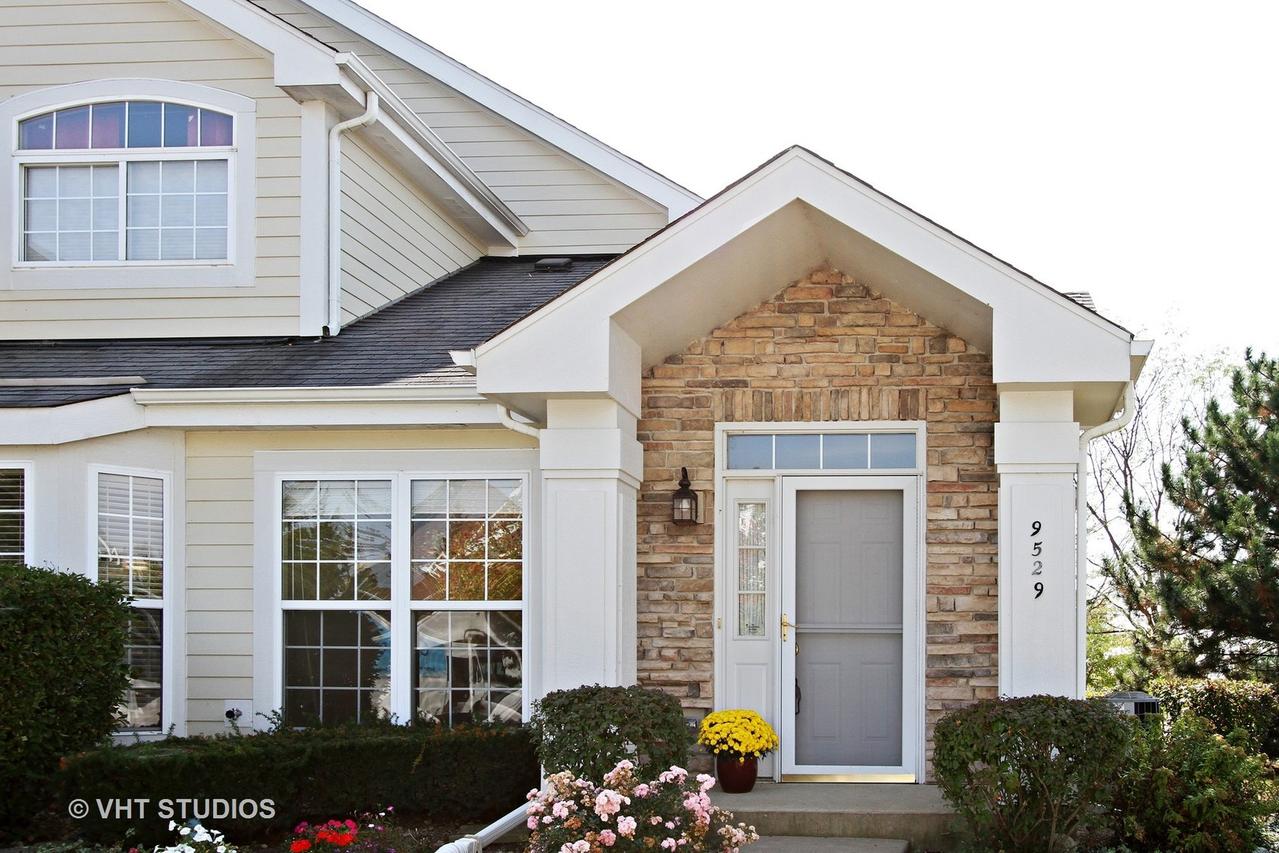9529 Georgetown Ln., Crystal Lake, IL 60014