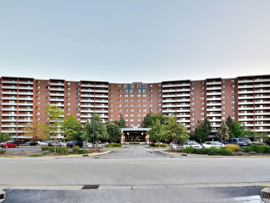 21 Kristin Dr. #627, Schaumburg, IL 60195