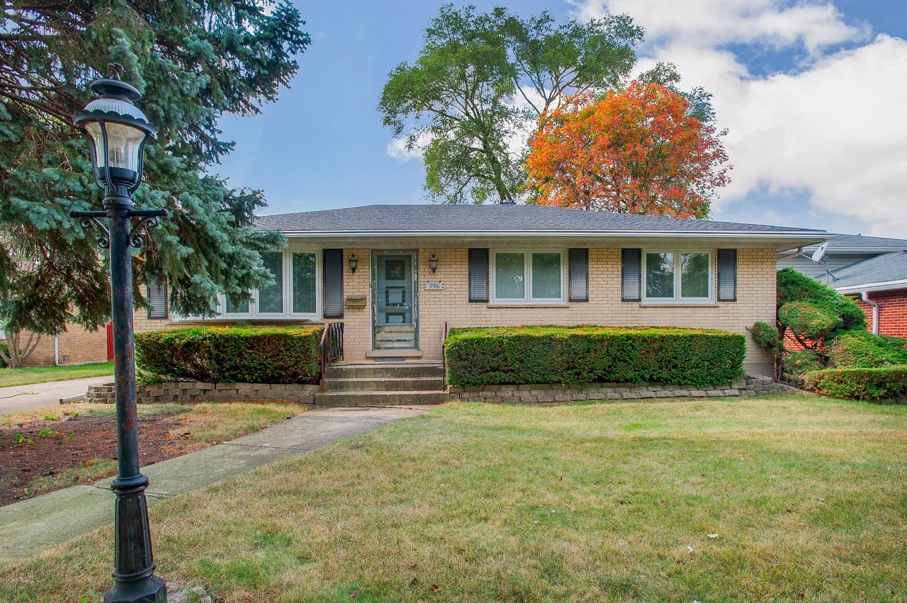 936 S Iowa Ave., Addison, IL 60101