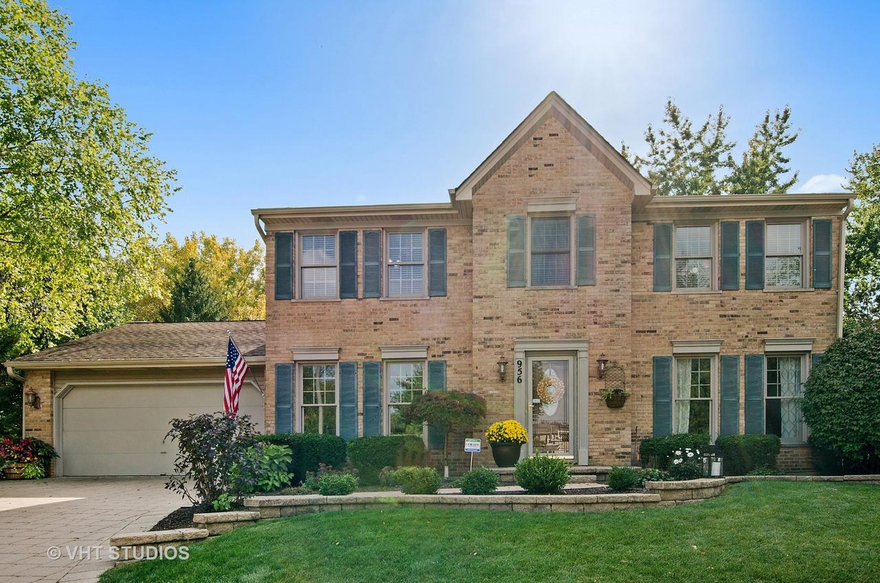 956 Hidden Lake Rd., Naperville, IL 60565
