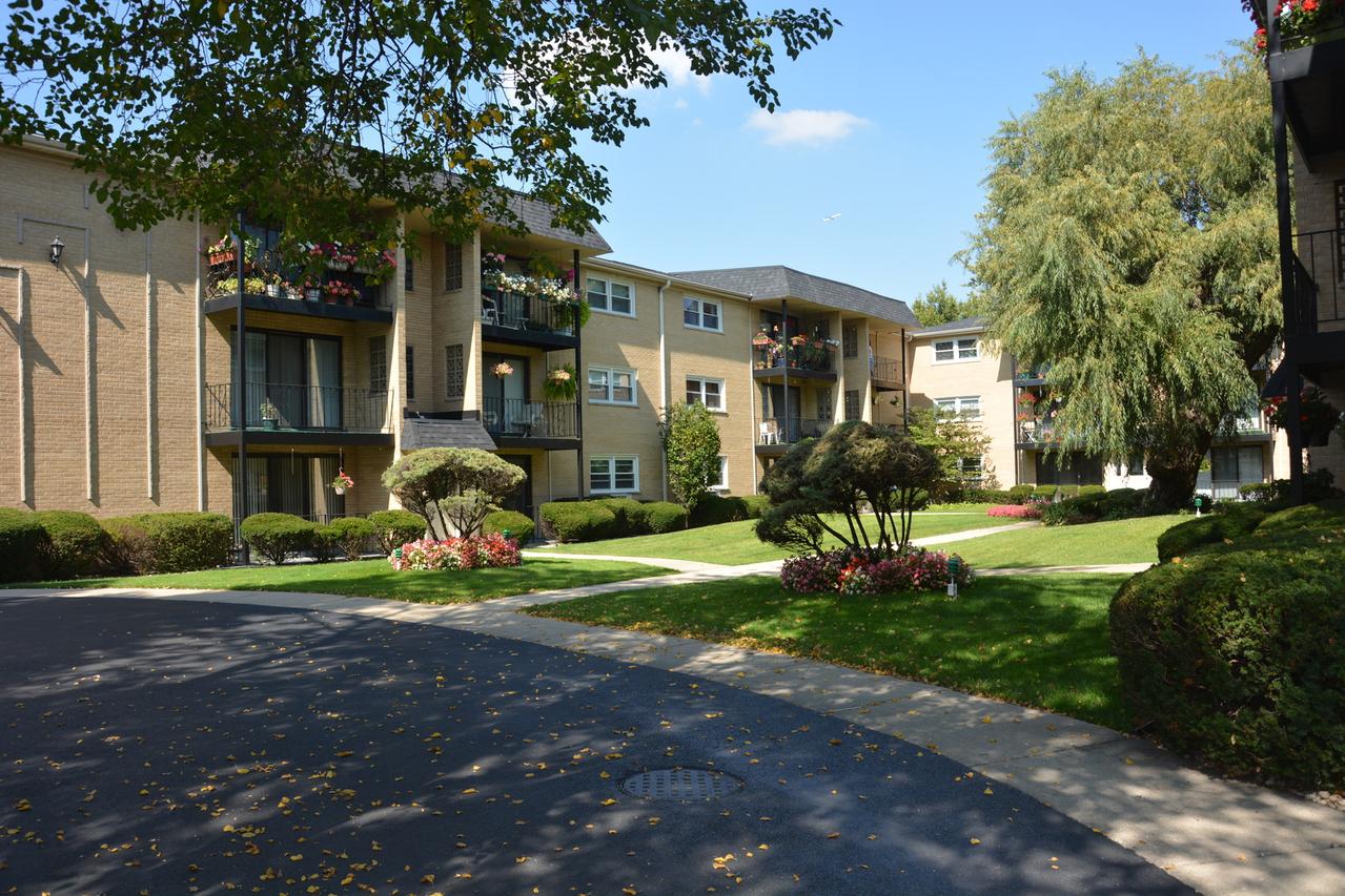 6566 W Roscoe St. #3N, Chicago, IL 60634