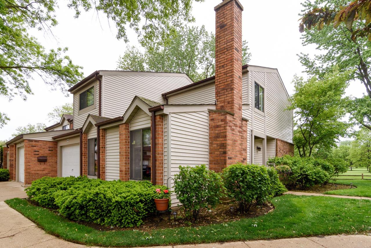 1432 N Bridgeport Dr., Mount Prospect, IL 60056