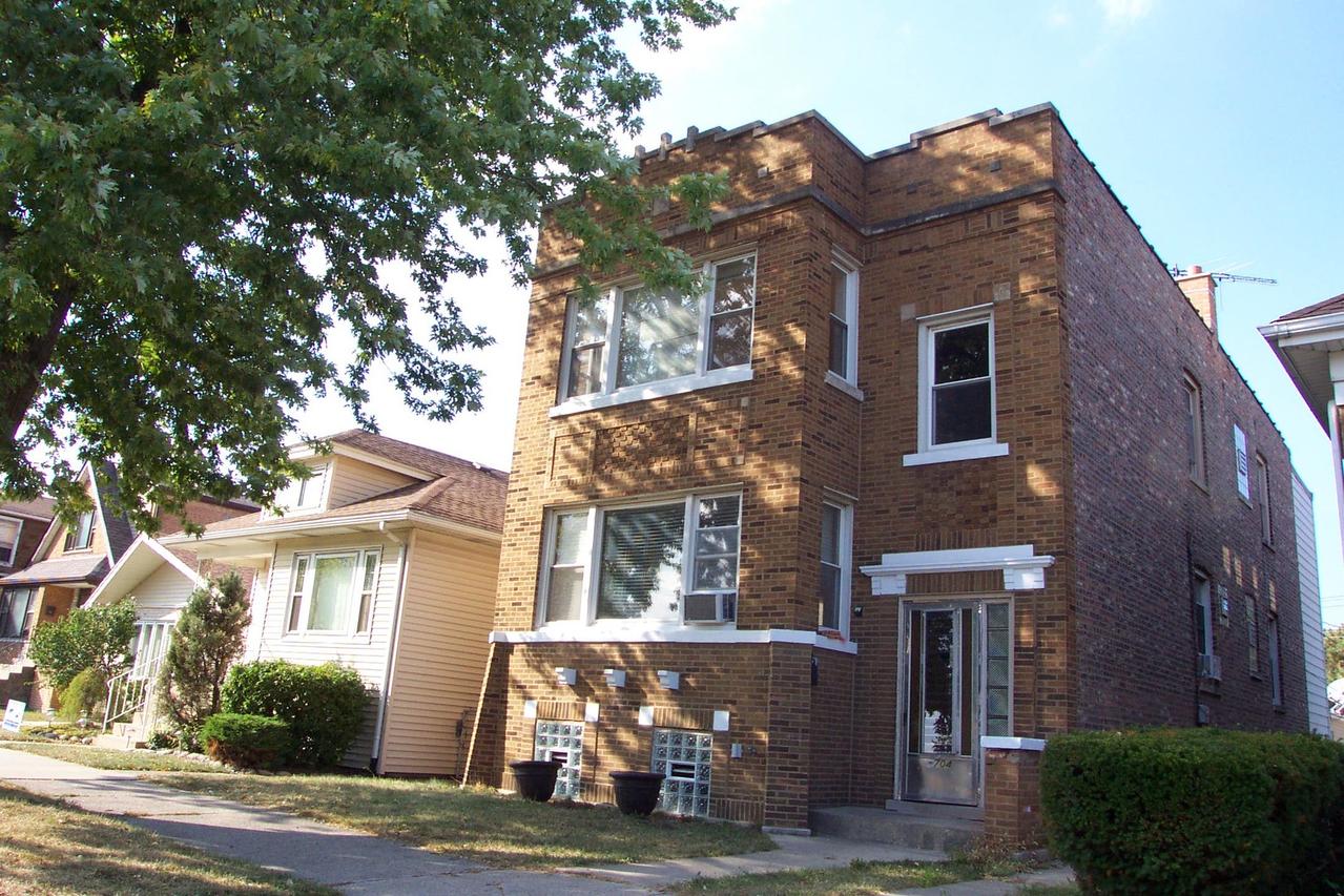 5704 W 64th St., Chicago, IL 60638