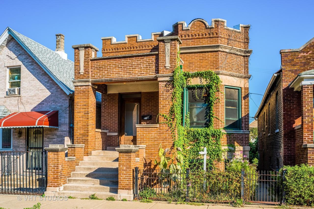 928 W 32nd St., Chicago, IL 60608