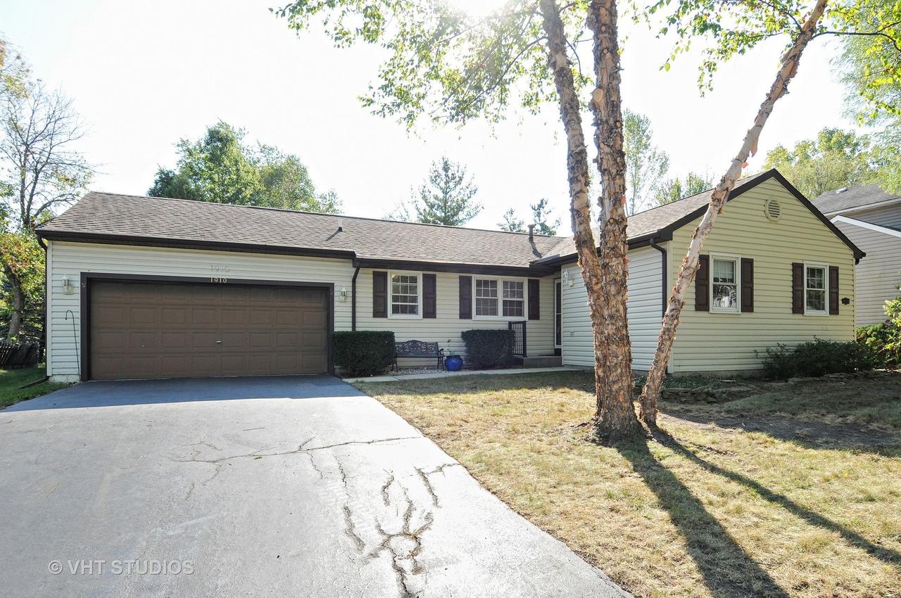 1910 Stanford Dr., Naperville, IL 60565