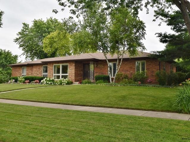 200 Acorn Dr., North Aurora, IL 60542